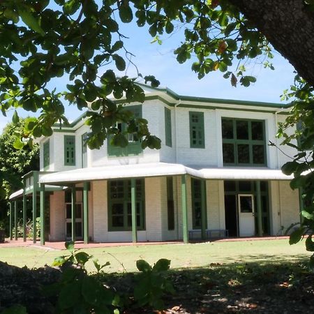 Oceania House Hotel Bantam Village Exterior photo