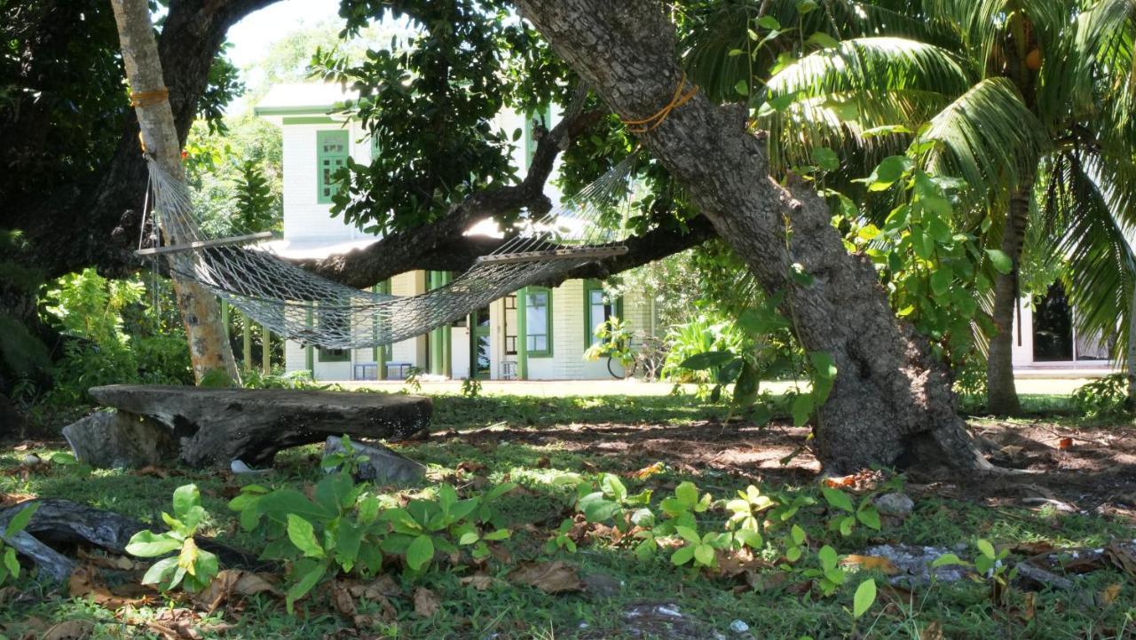 Oceania House Hotel Bantam Village Exterior photo